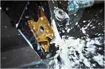 防止切削液發(fā)臭，還鋁合金壓鑄車間一個良好的環(huán)境